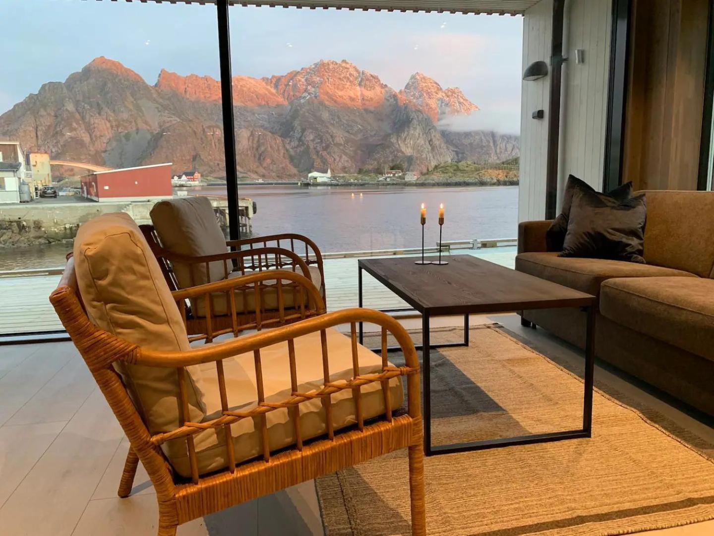 Stor Moderne Leilighet I Henningsvaer, 70 Kvm Экстерьер фото